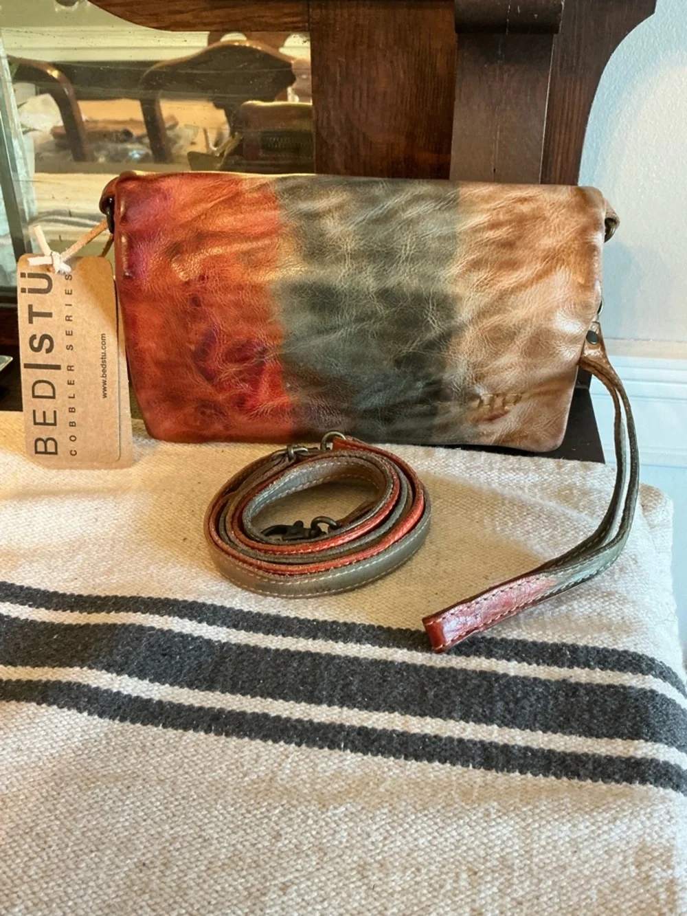 NWT Bed Stu Cadence Wallet Wristlet Crossbody Bag Cool Sangria MSRP $200 - Picture 3 of 13